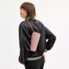 Barrel Bag i Signature Canvas