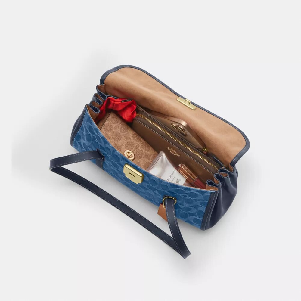 Bridget skulderveske med klaff i signaturdenim