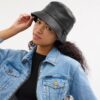 Bucket-hatt i skinn