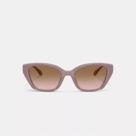 C-detaljer, firkantede solbriller i «cat eye»-stil