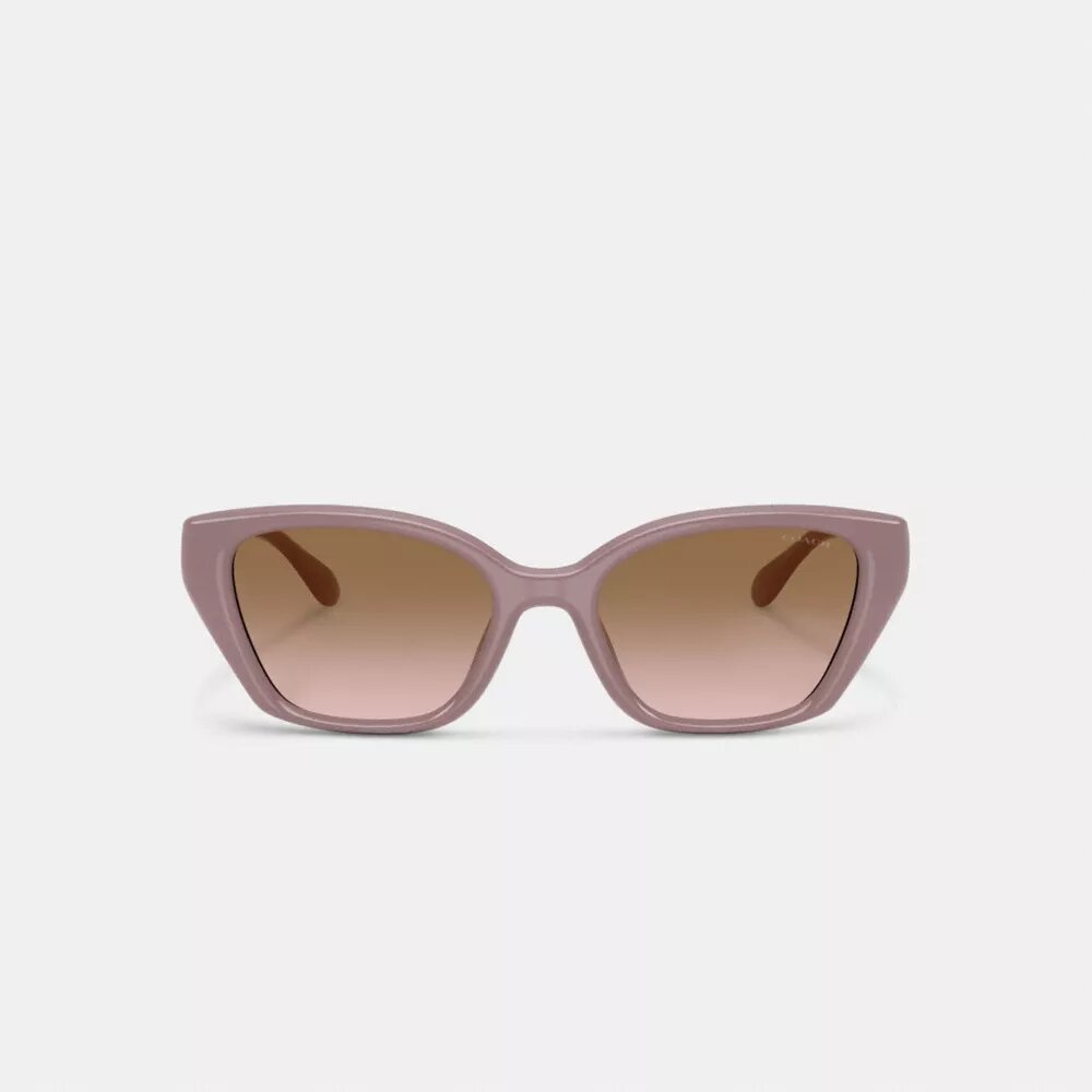 C-detaljer, firkantede solbriller i «cat eye»-stil