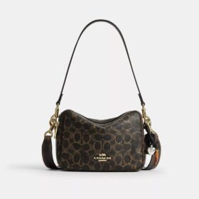 Carey-crossbody-veske i «Loved»-Signature Canvas med anheng