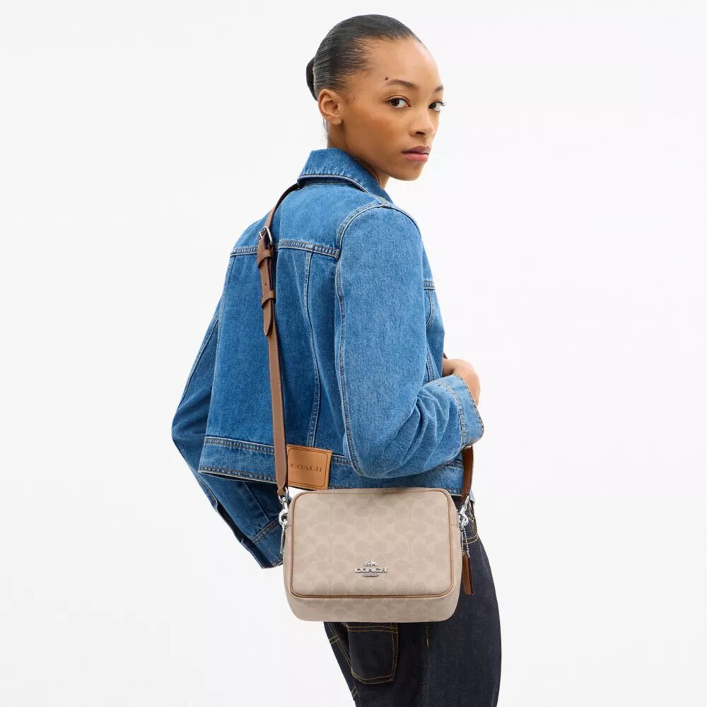 Carey-crossbody-veske i Signature Canvas