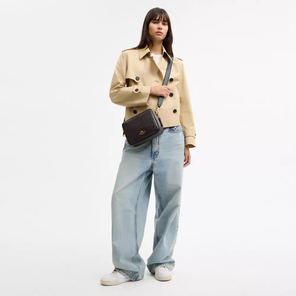 Carey-crossbody-veske i Signature Canvas