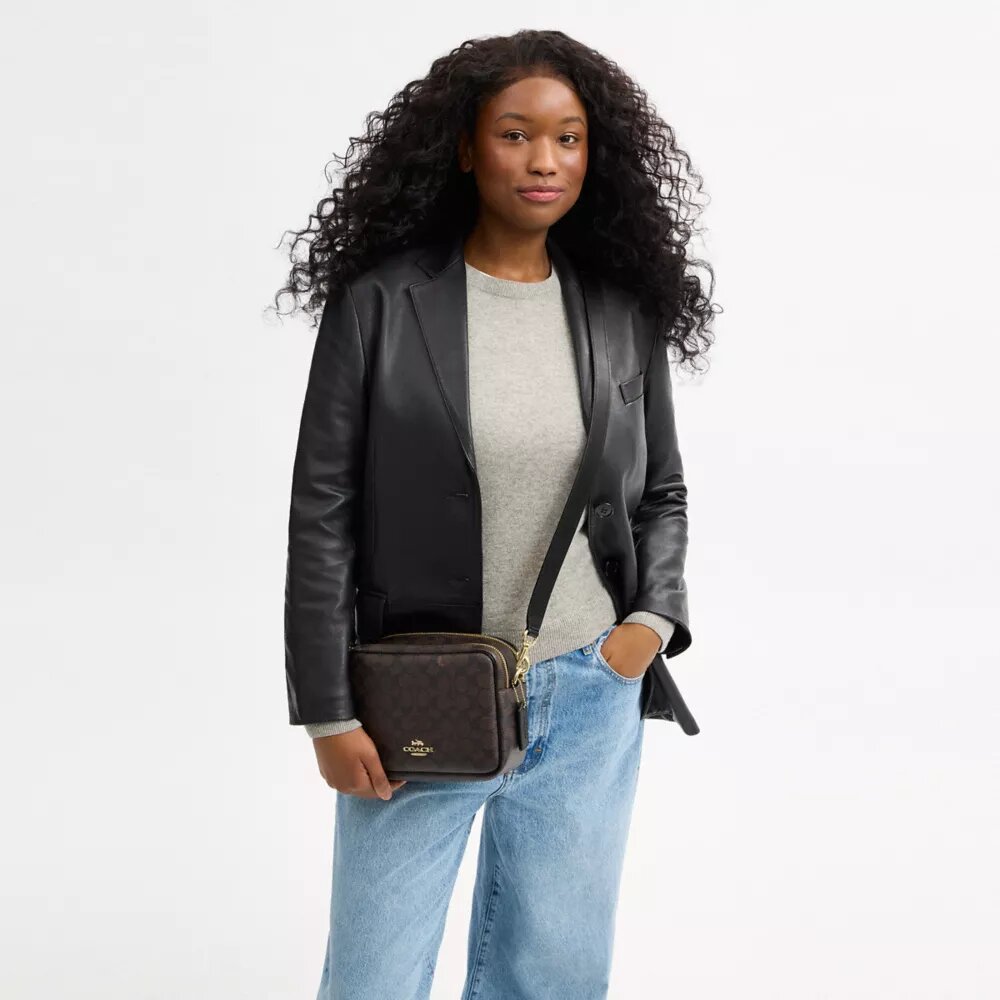 Carey-crossbody-veske i Signature Canvas