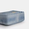 Carey-veske med kryssrem i «Loved Denim» med anheng