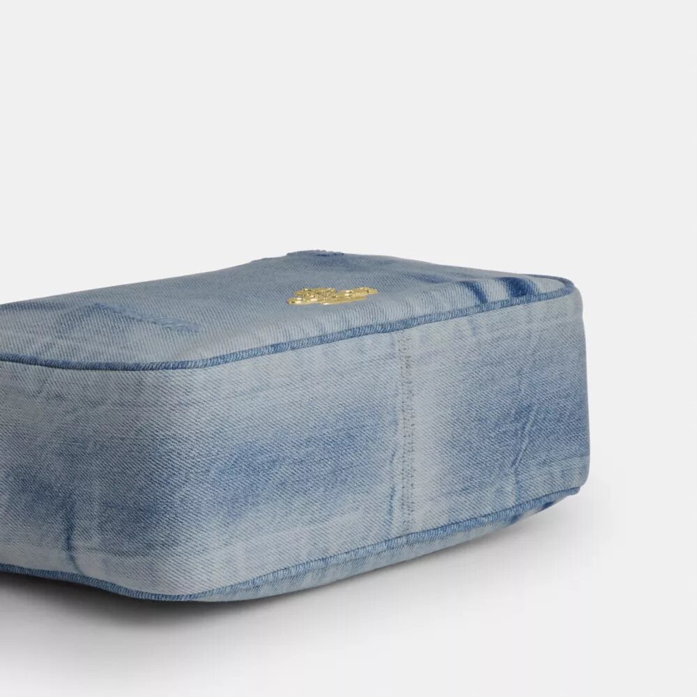 Carey-veske med kryssrem i «Loved Denim» med anheng