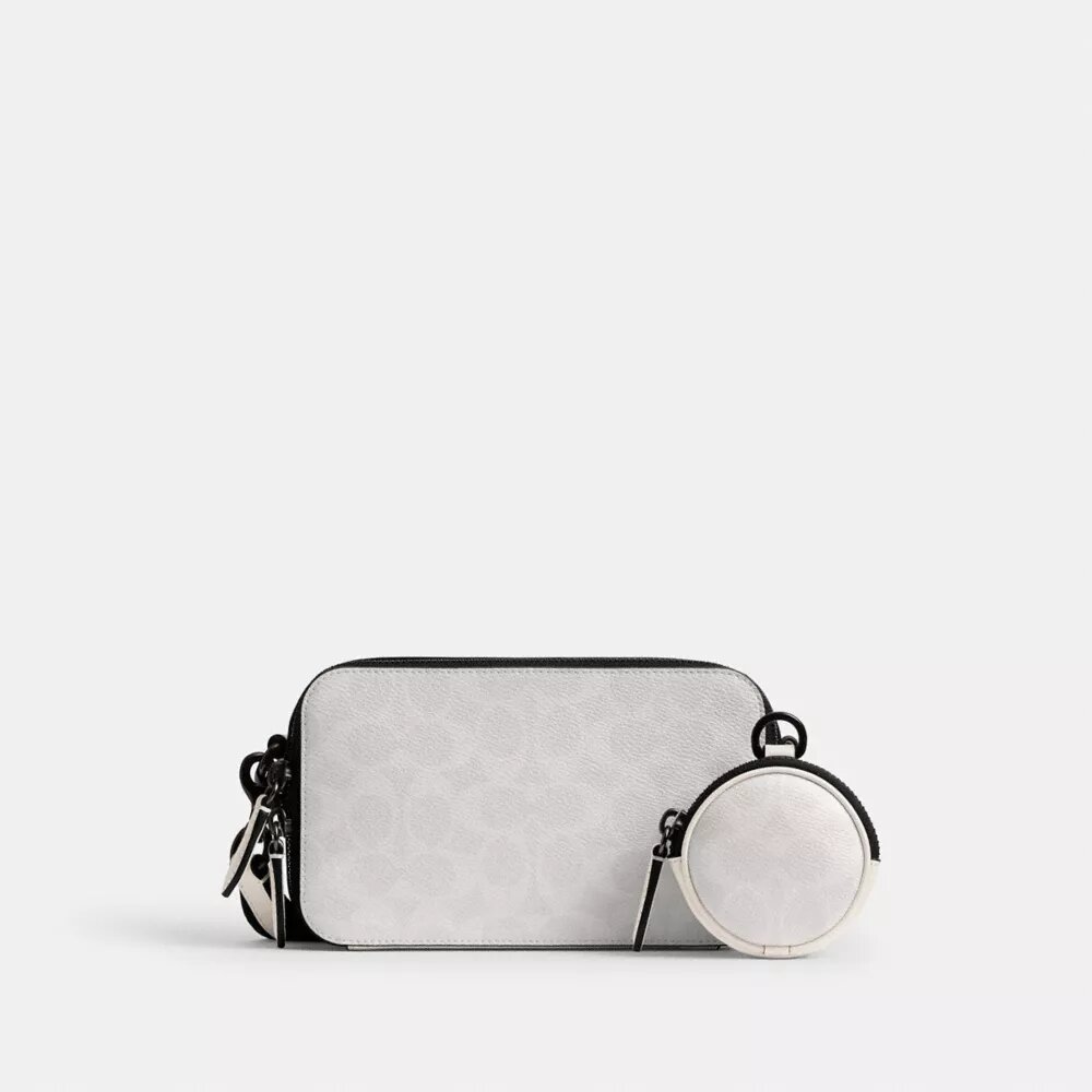 Charter Slim-crossbody-veske i Signature Canvas