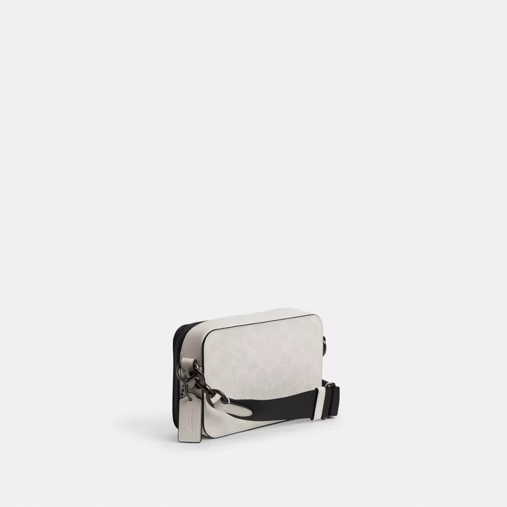 Charter Slim-crossbody-veske i Signature Canvas