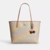 City-tote-veske i Rainbow Signature Canvas
