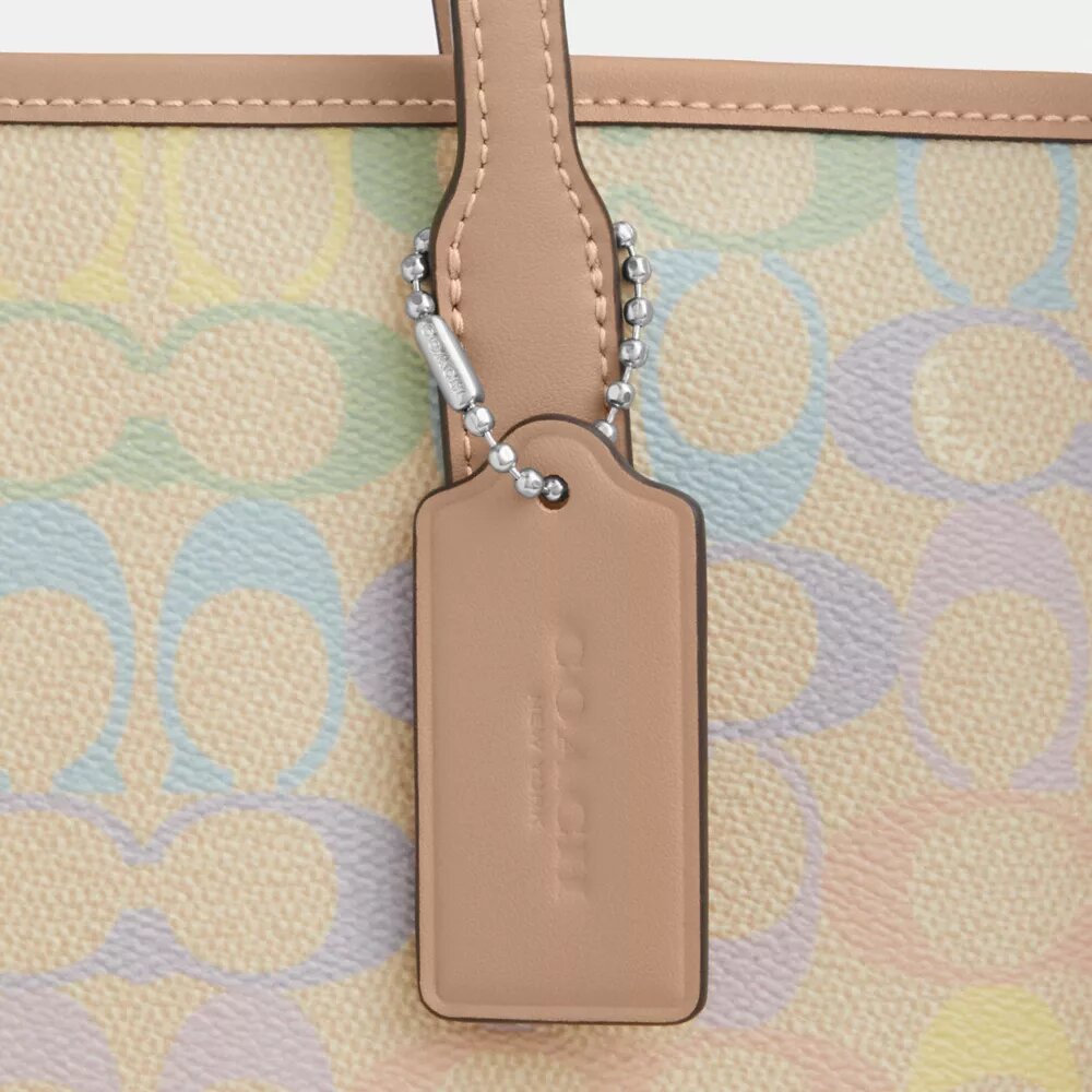 City-tote-veske i Rainbow Signature Canvas
