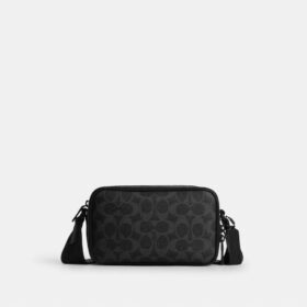 Colton Crossbody Bag 19 i Signature Canvas