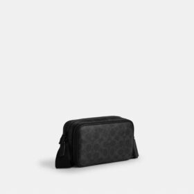 Colton Crossbody Bag 19 i Signature Canvas
