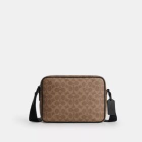Colton Crossbody Bag 25 i Signature Canvas