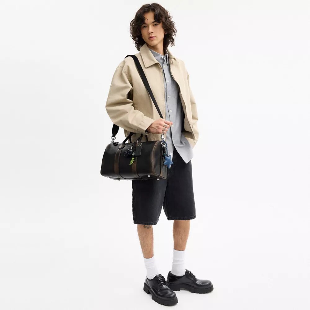 Compass Bag 35 i slitt skinn med anheng