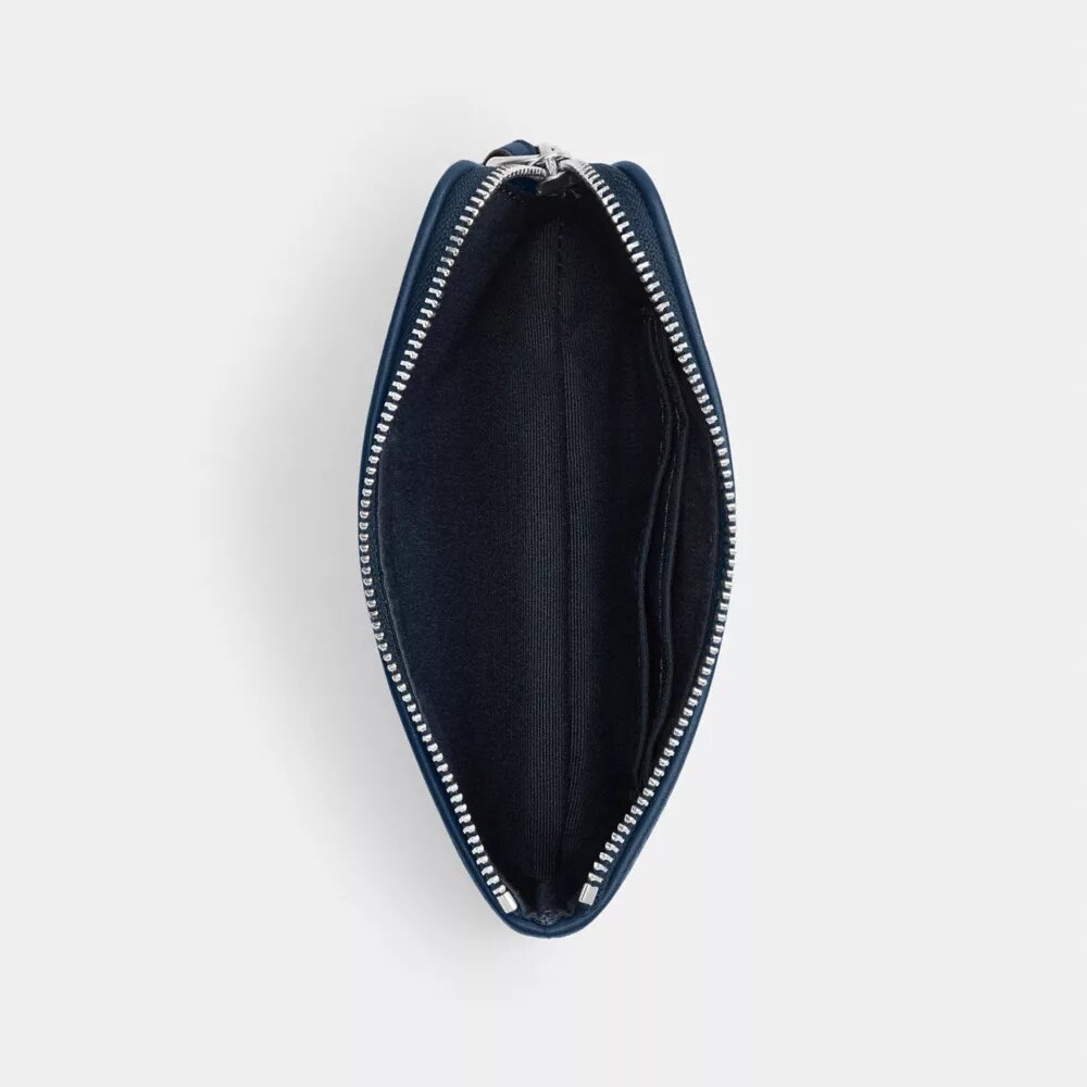 Corner Zip Håndleddsveske i Signature Jacquard