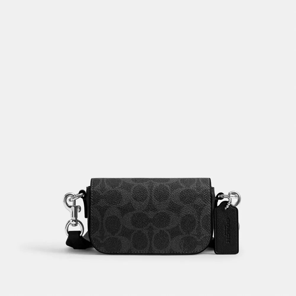 Crossbody-veske med klaff i Signature Canvas