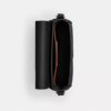 Crossbody-veske med klaff i Signature Canvas