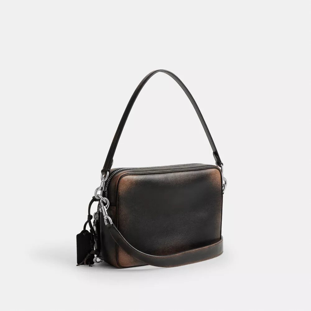 Dakota-crossbody-veske i «Loved Leather»