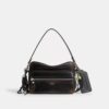 Dakota-crossbody-veske i «Loved Leather» med anheng