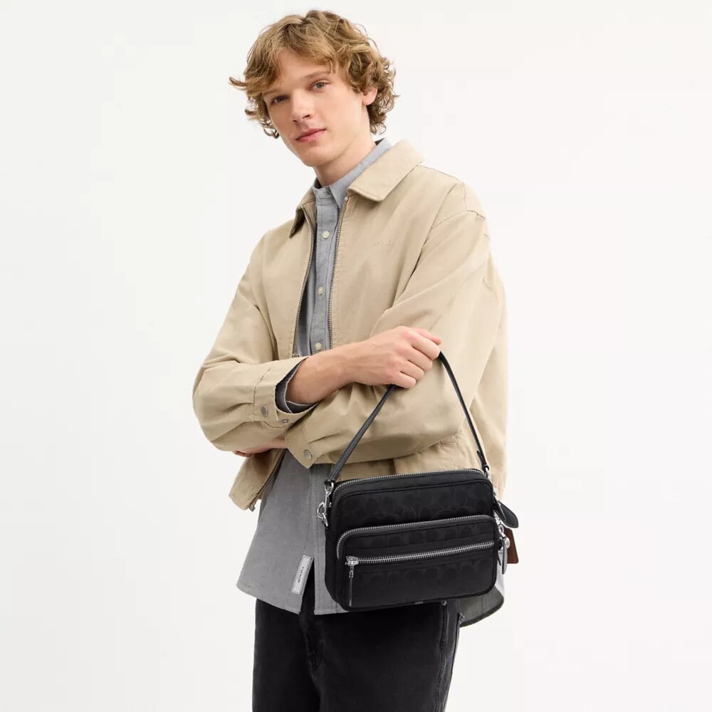 Dakota-crossbody-veske i Signature Nylon