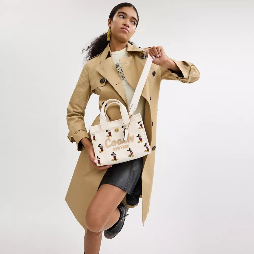 Disney X Coach Cargo Tote-vesker 26 med Mikke Mus i regenerativt bomullslerret