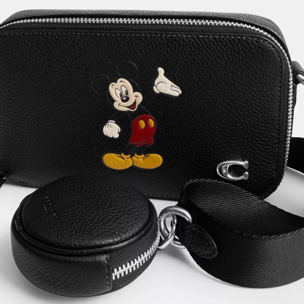 Disney X Coach Charter Slim Crossbody-veske med Mikke Mus