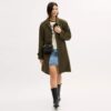 Elodie crossbody-veske 18 i Signature Canvas