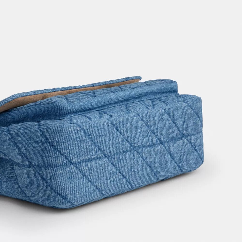Elodie-crossbody-veske i regenerativ bomull med vattering
