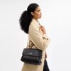 Elodie-crossbody-veske i Signature Canvas