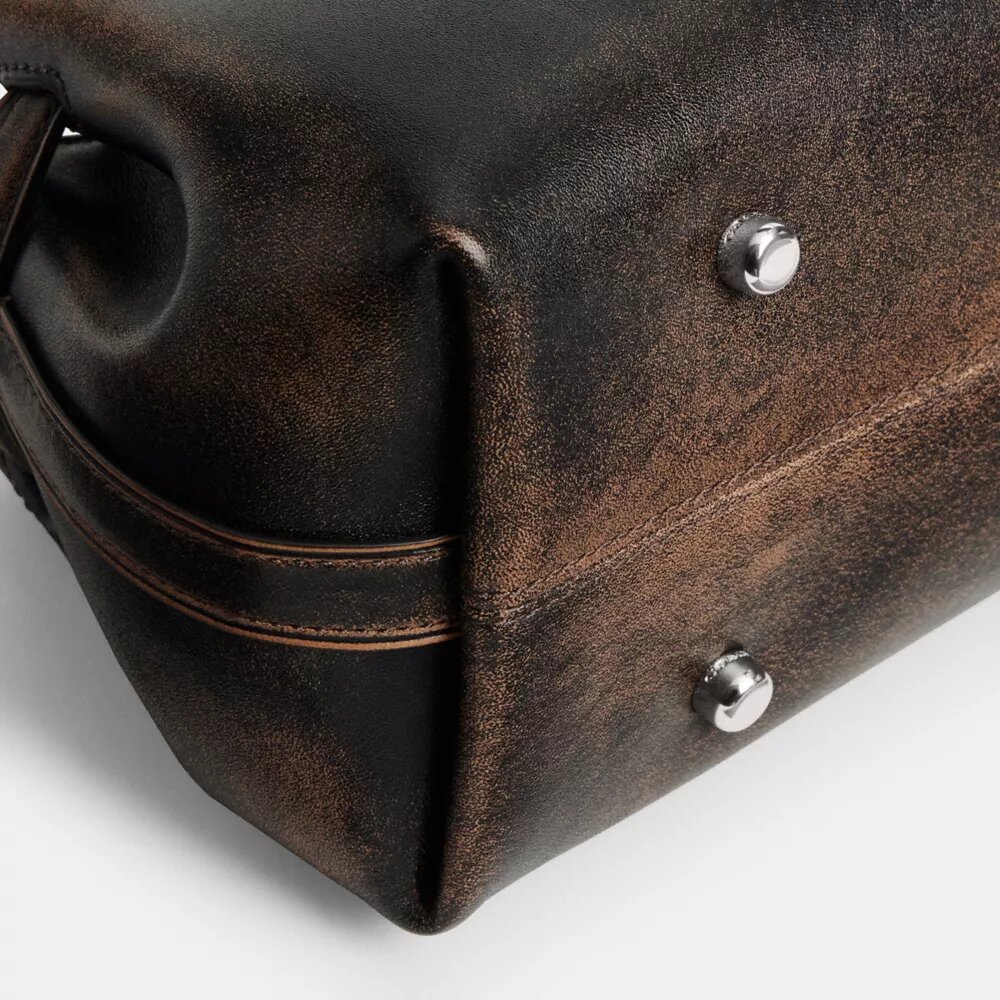 Empire Carryall-vesker 34 i «Loved Leather»
