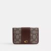 Essential Slim-kortetui i signatur-jacquard