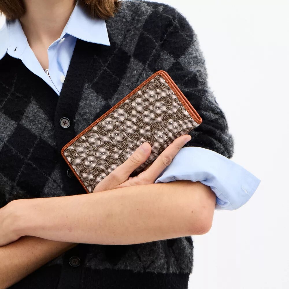 Essential Slim-lommebok i Crystal Signature-jacquard