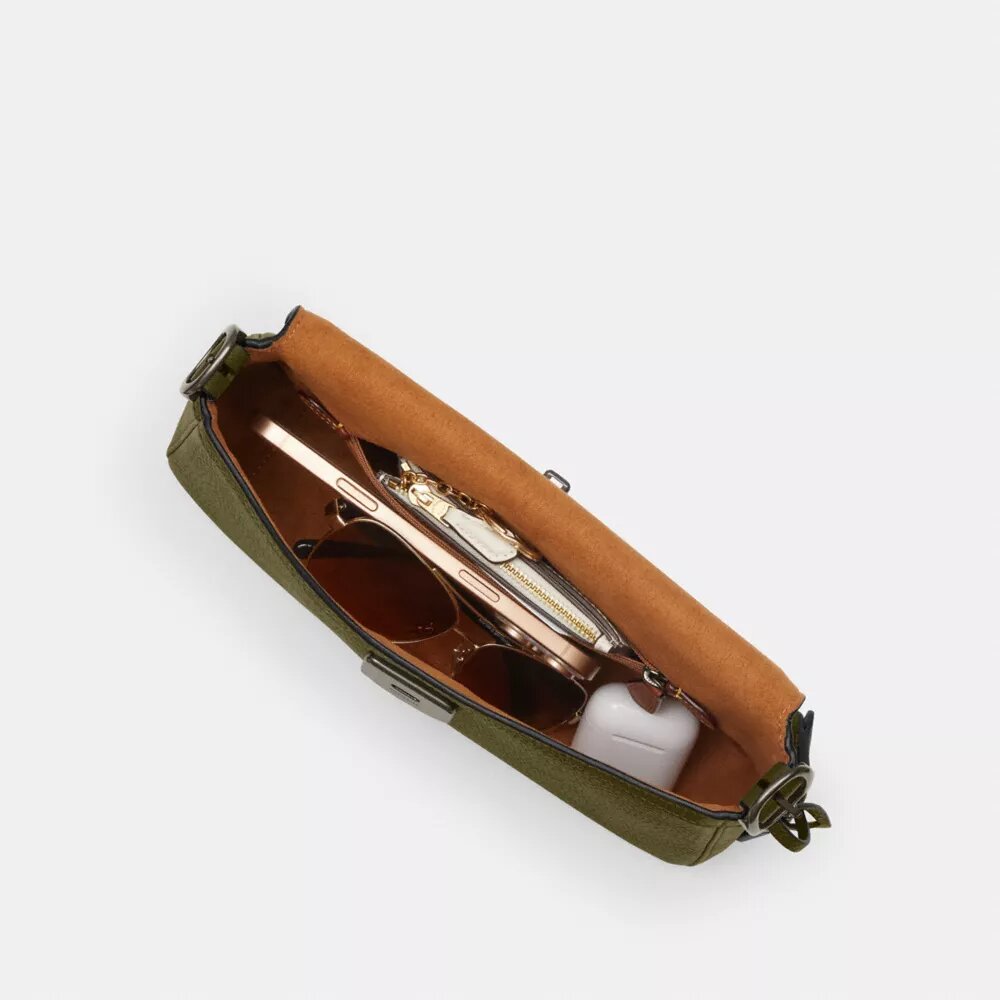 Etta liten skulderveske med klaff