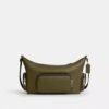 Finn-crossbody-veske med lommer