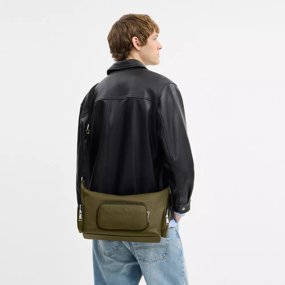 Finn-crossbody-veske med lommer