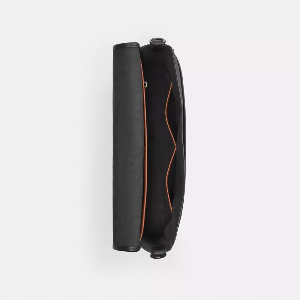 Hitch-messengerveske i Signature Canvas med lapper