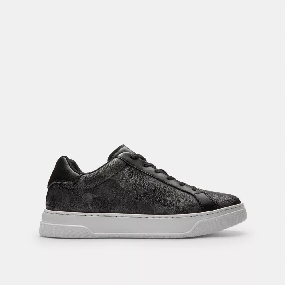 Høye sneakers i vårt karakteristiske camo-mønster