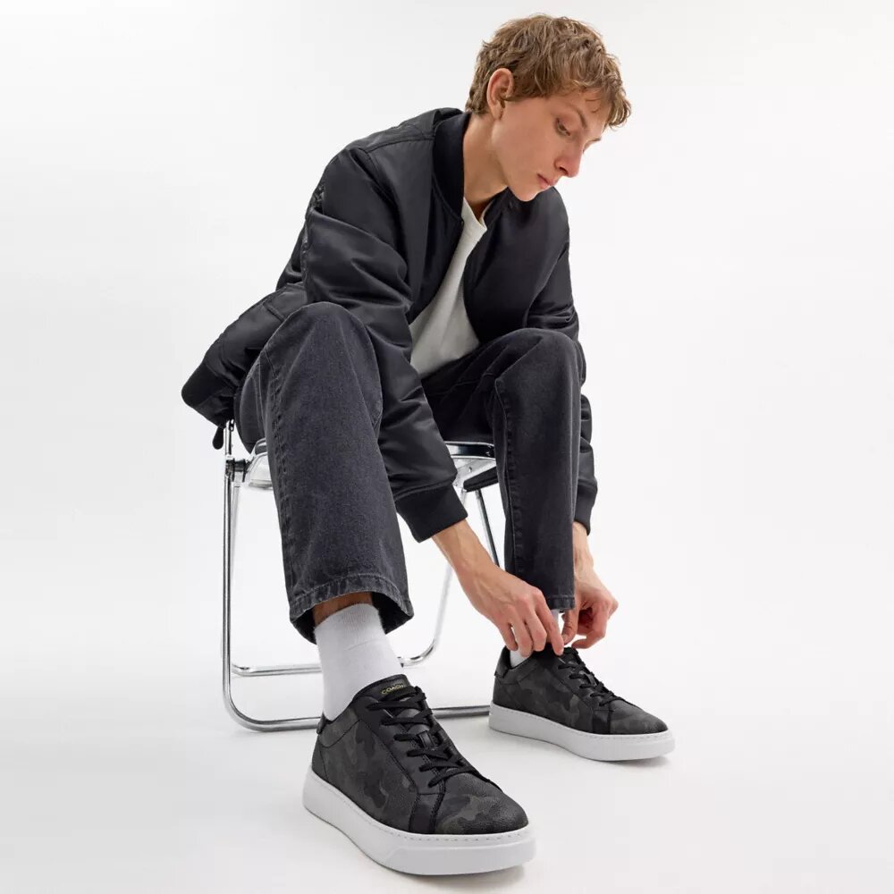 Høye sneakers i vårt karakteristiske camo-mønster