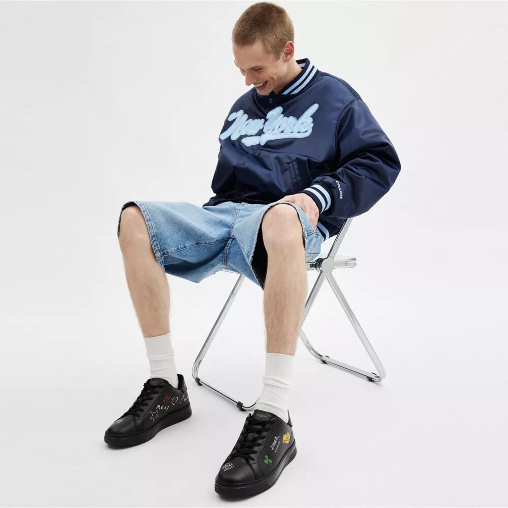 Høye sneakers med skisse-trykk