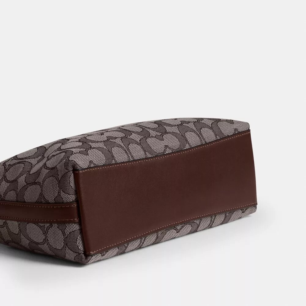 Juliet skulderveske 25 i Signature Jacquard
