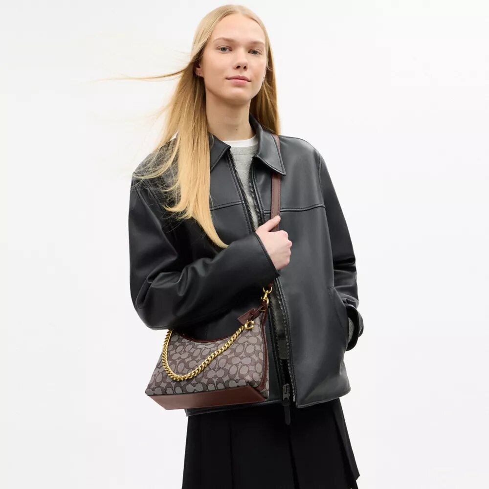 Juliet skulderveske 25 i Signature Jacquard