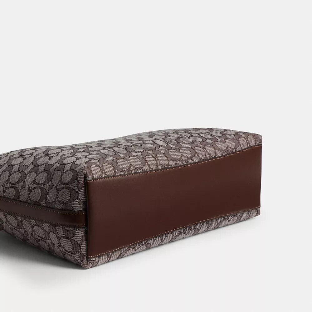 Juliet skulderveske 38 i signaturjacquard