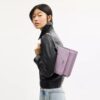Klare-crossbody-veske i signaturlær
