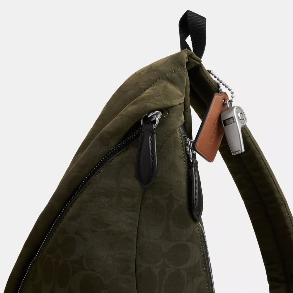 Lachlan Sling i vårt karakteristiske Nylon