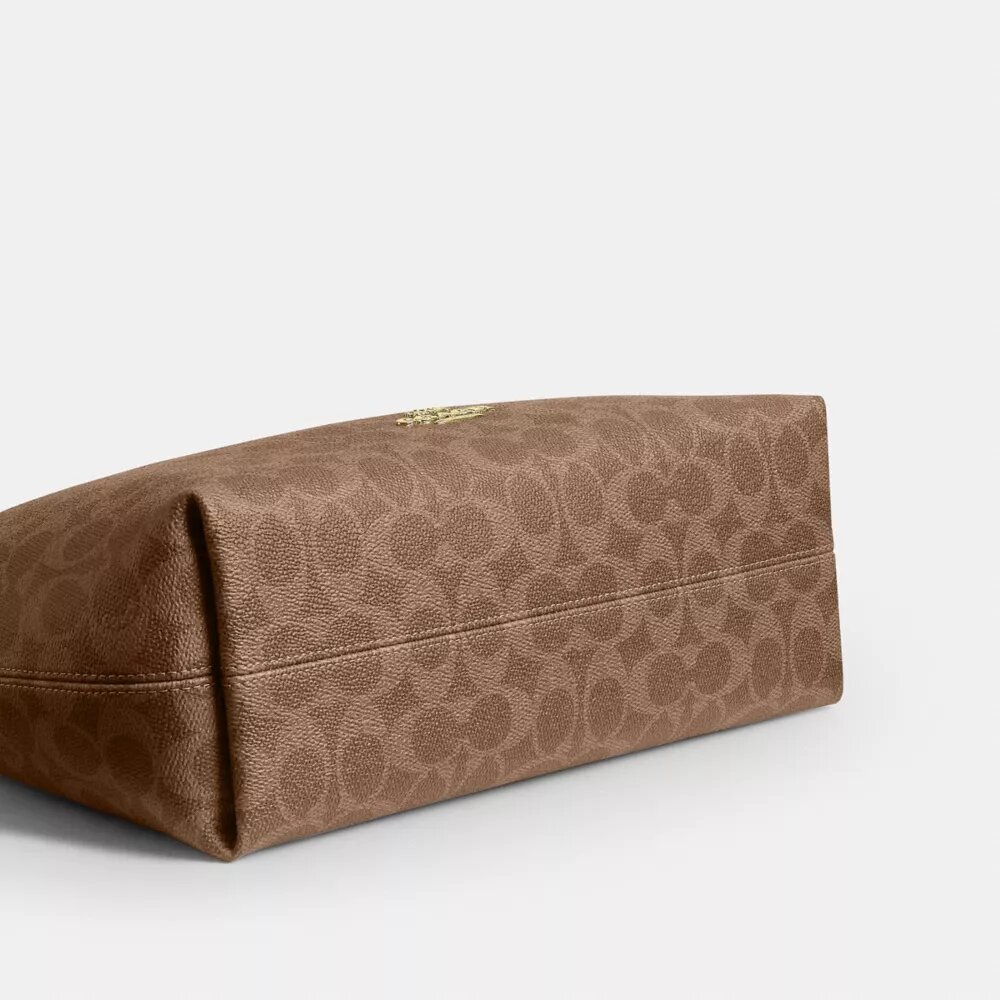 Laurel skulderveske i Signature Canvas