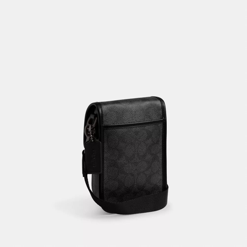 League-telefonveske med kryssrem i Signature Canvas