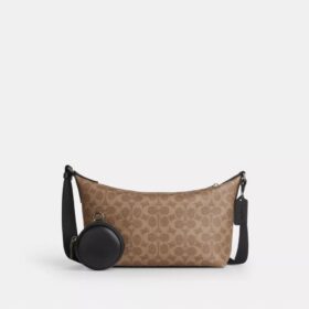 Liten Finn-crossbody-veske med kryssrem og lomme i Signature Canvas