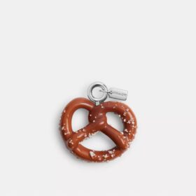 Liten pretzel-sko-anheng