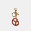 Liten pretzel-veskeanheng